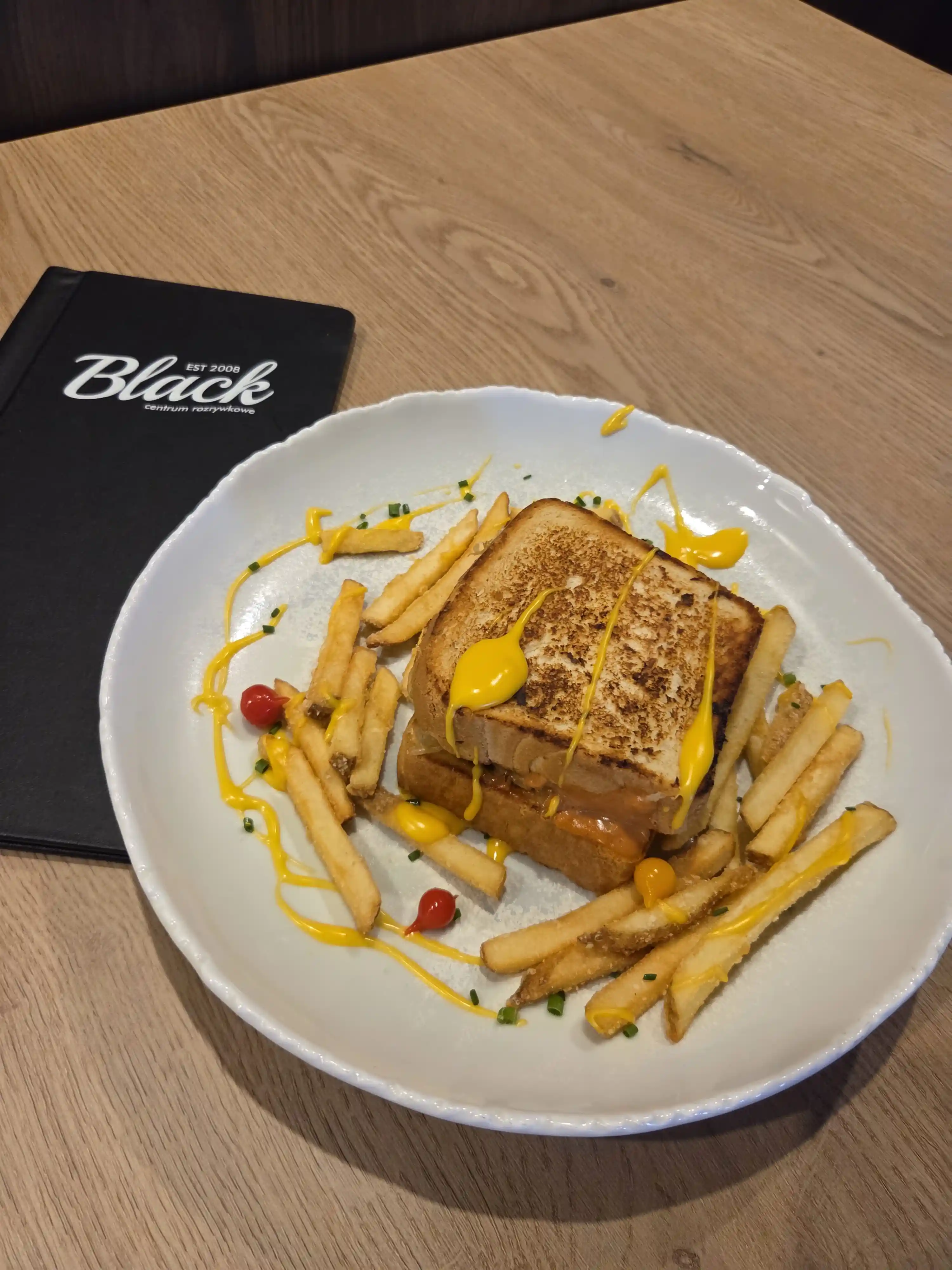 Danie z menu restauracji Centrum Spotkań Black